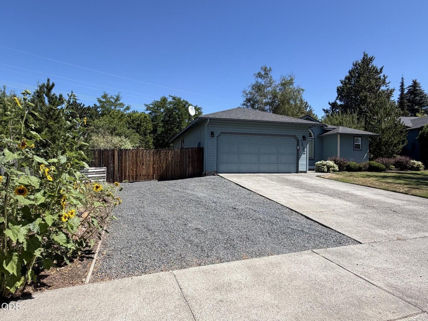 Photo of 1522 Locksley Drive 1 of 40