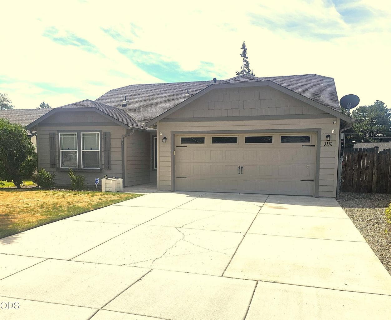 Photo of 3176 Evergreen Avenue 1 of 25