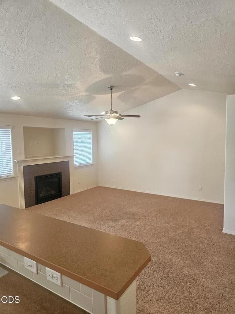 Photo of 3176 Evergreen Avenue 5 of 25