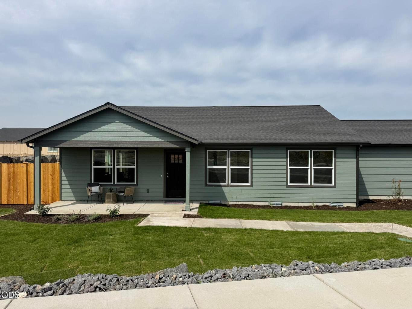 Photo of 651 Mitchell Street 2 of 27