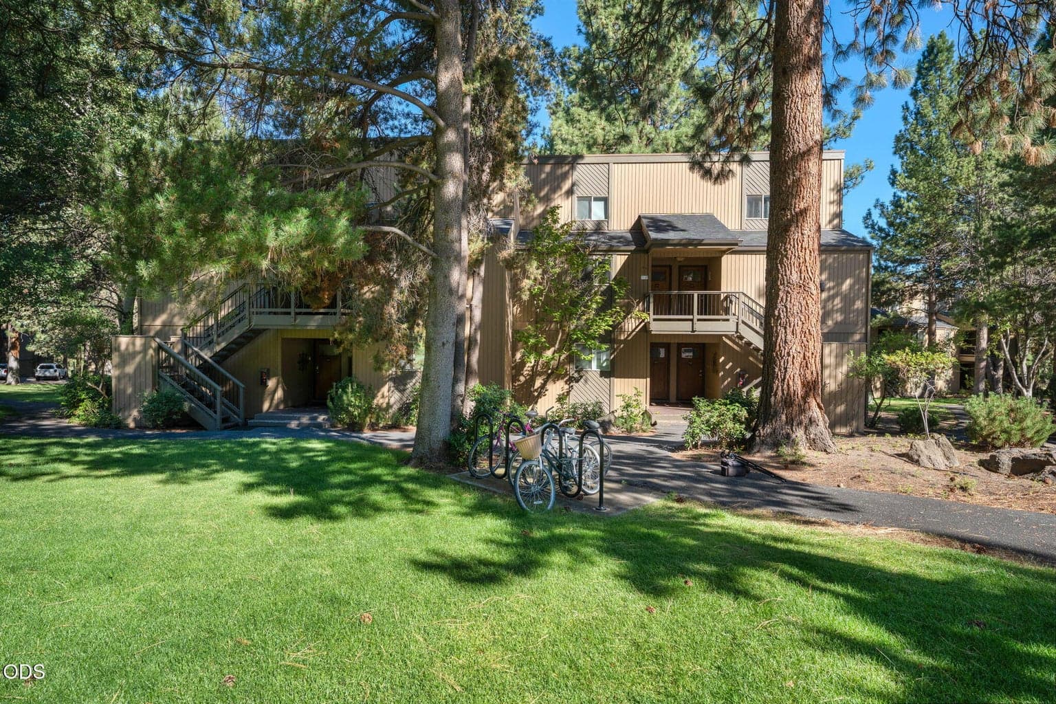 Photo of 19717 Mount Bachelor Drive 4 of 41