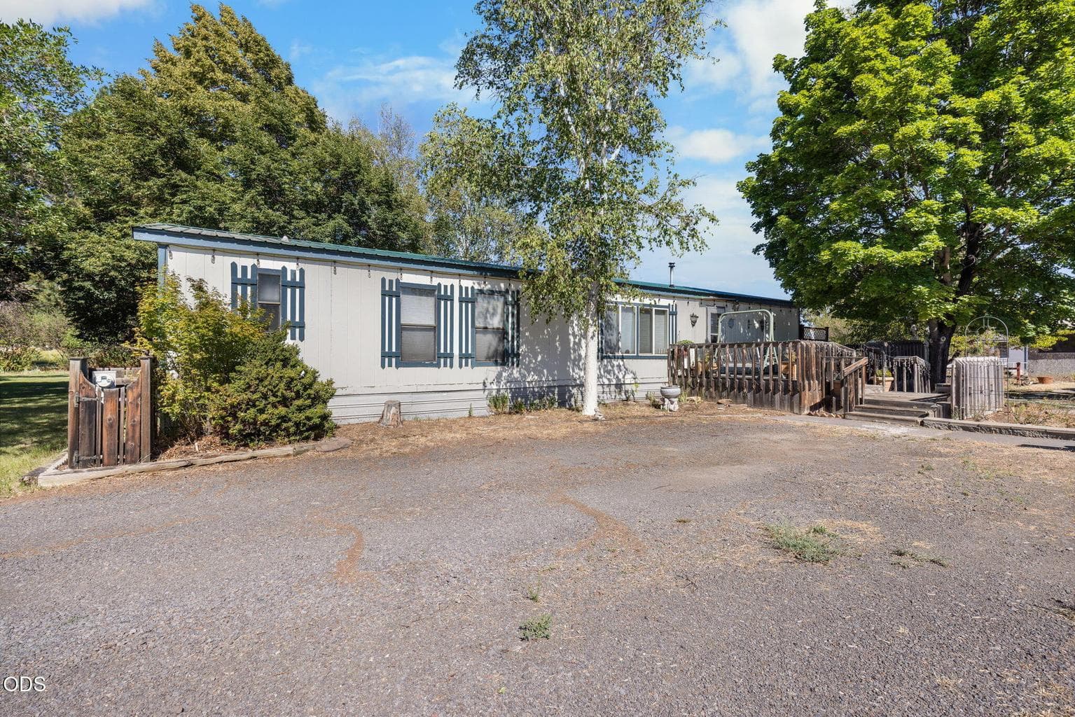 Photo of 21010 Yeoman Road 1 of 33