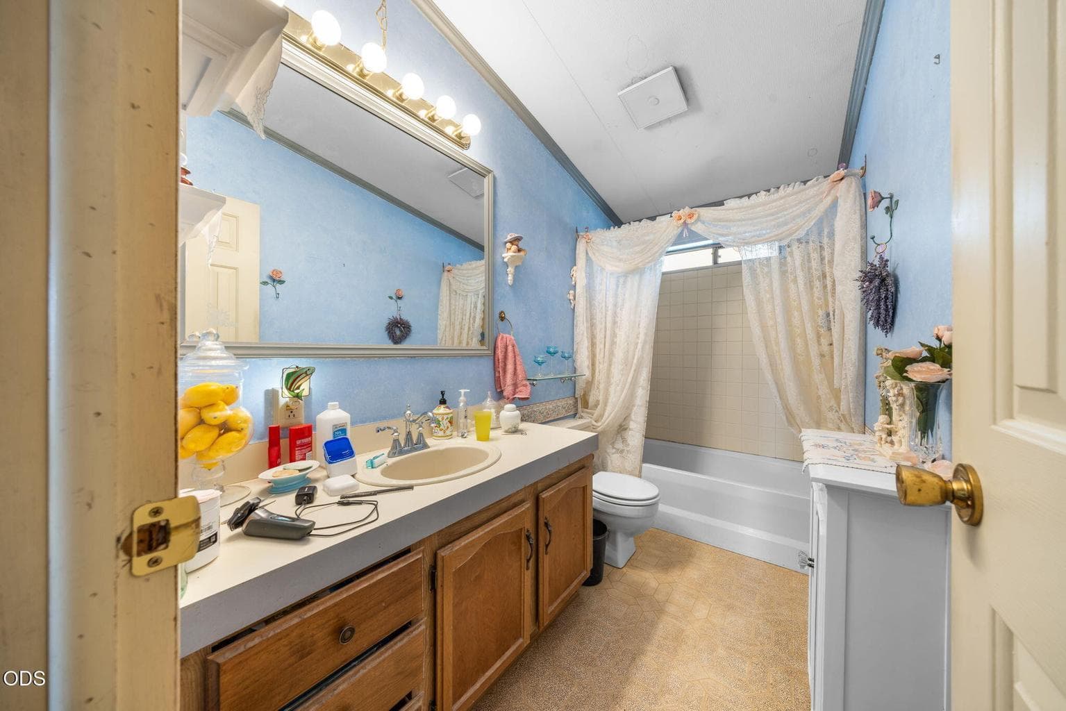 Photo of 21010 Yeoman Road 19 of 33