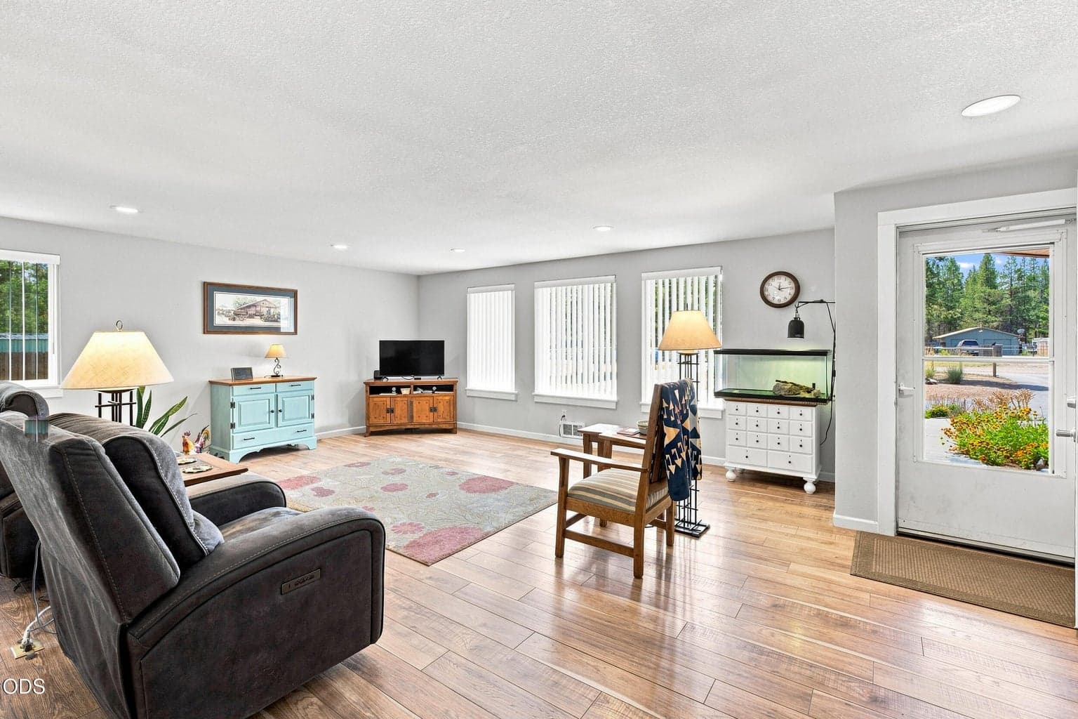 Photo of 16108 Leona Lane 5 of 49