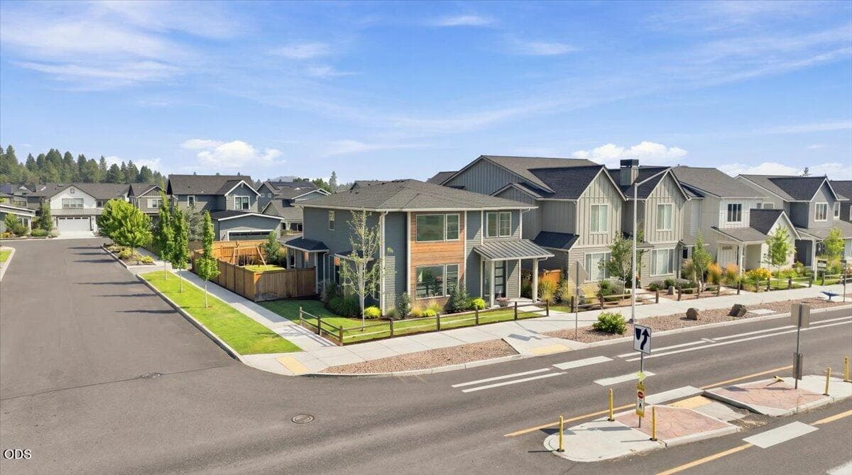 Photo of 20498 Murphy Road 2 of 46