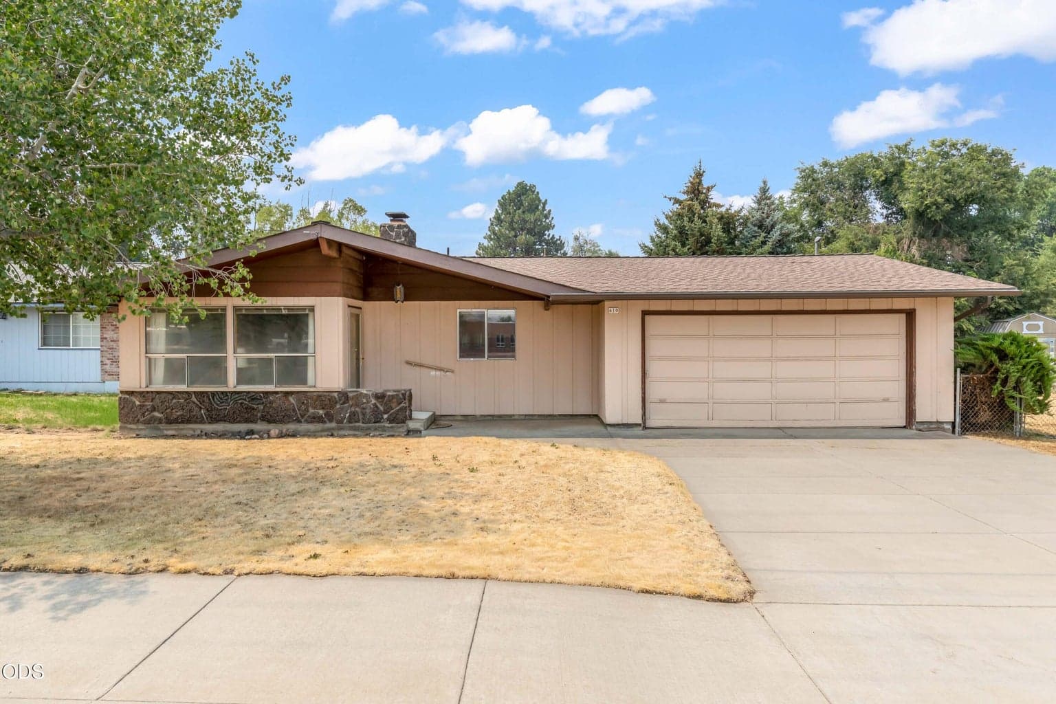 Photo of 410 10th Street 1 of 25
