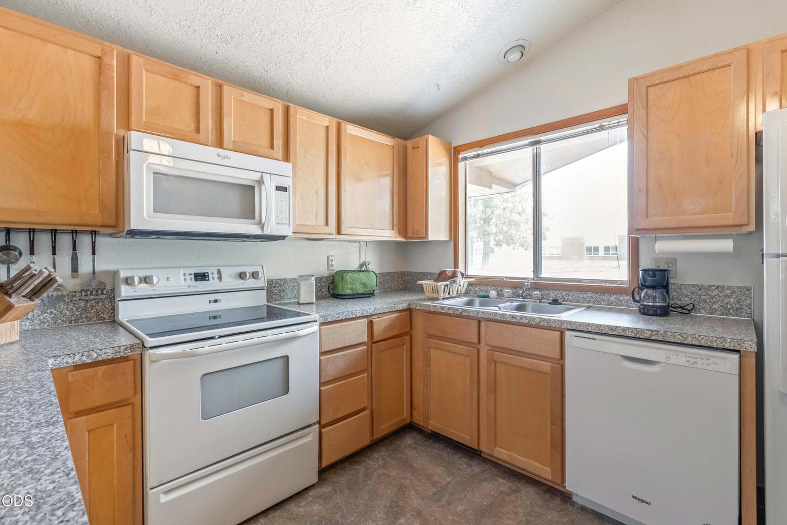 Photo of 410 10th Street 5 of 25