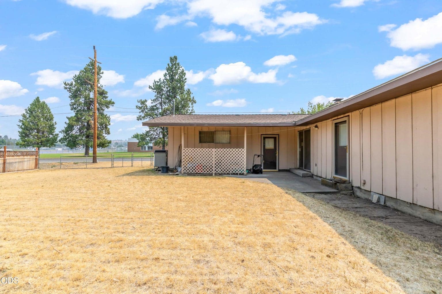Photo of 410 SE 10th Street 21 of 25