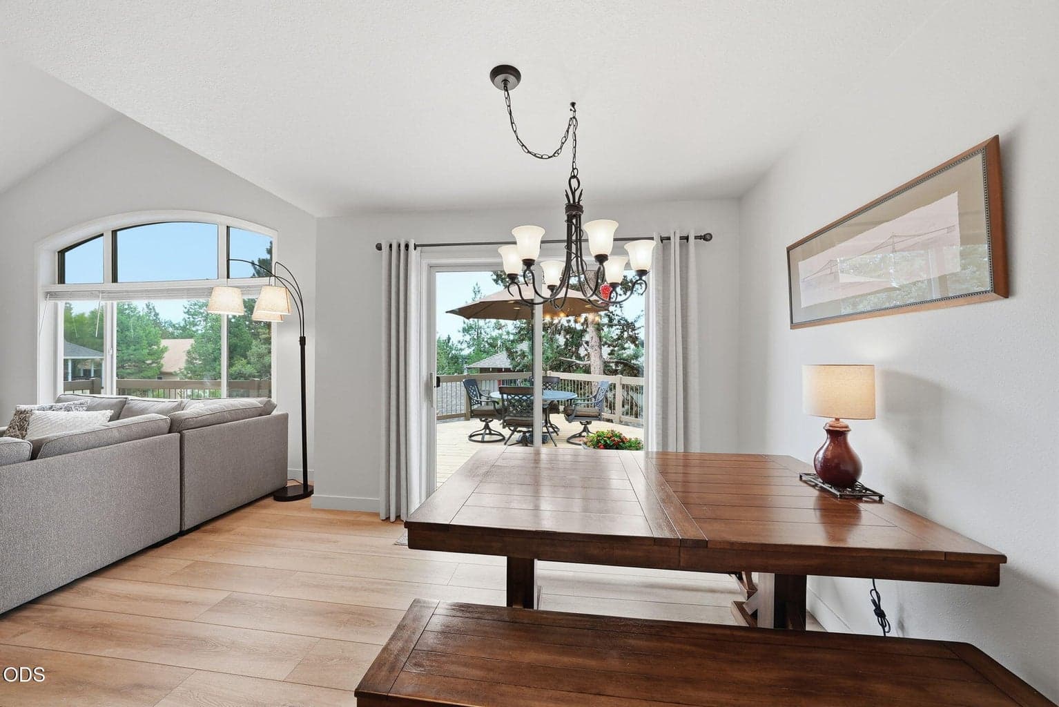 Photo of 1287 NW City Heights Drive 8 of 37