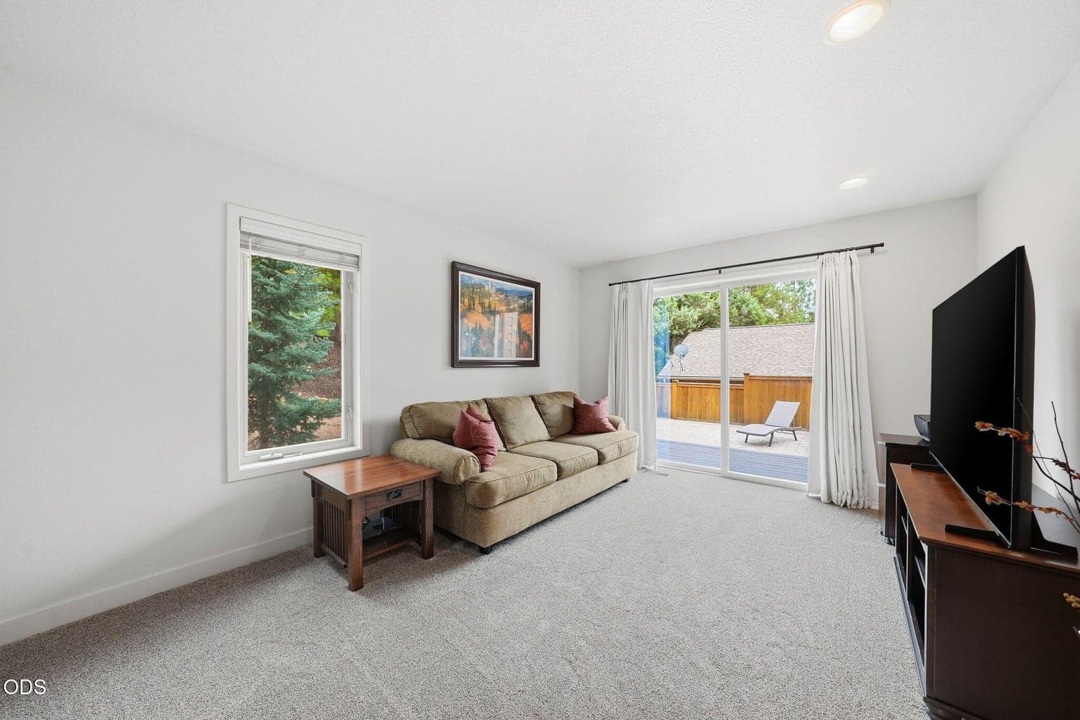 Photo of 1287 NW City Heights Drive 14 of 37