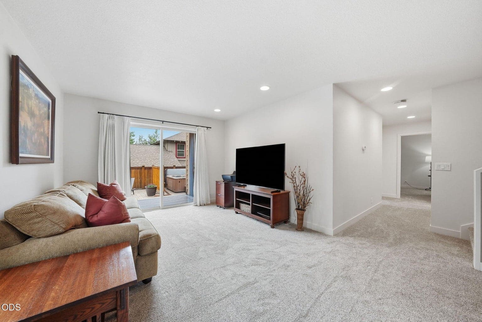 Photo of 1287 NW City Heights Drive 15 of 37