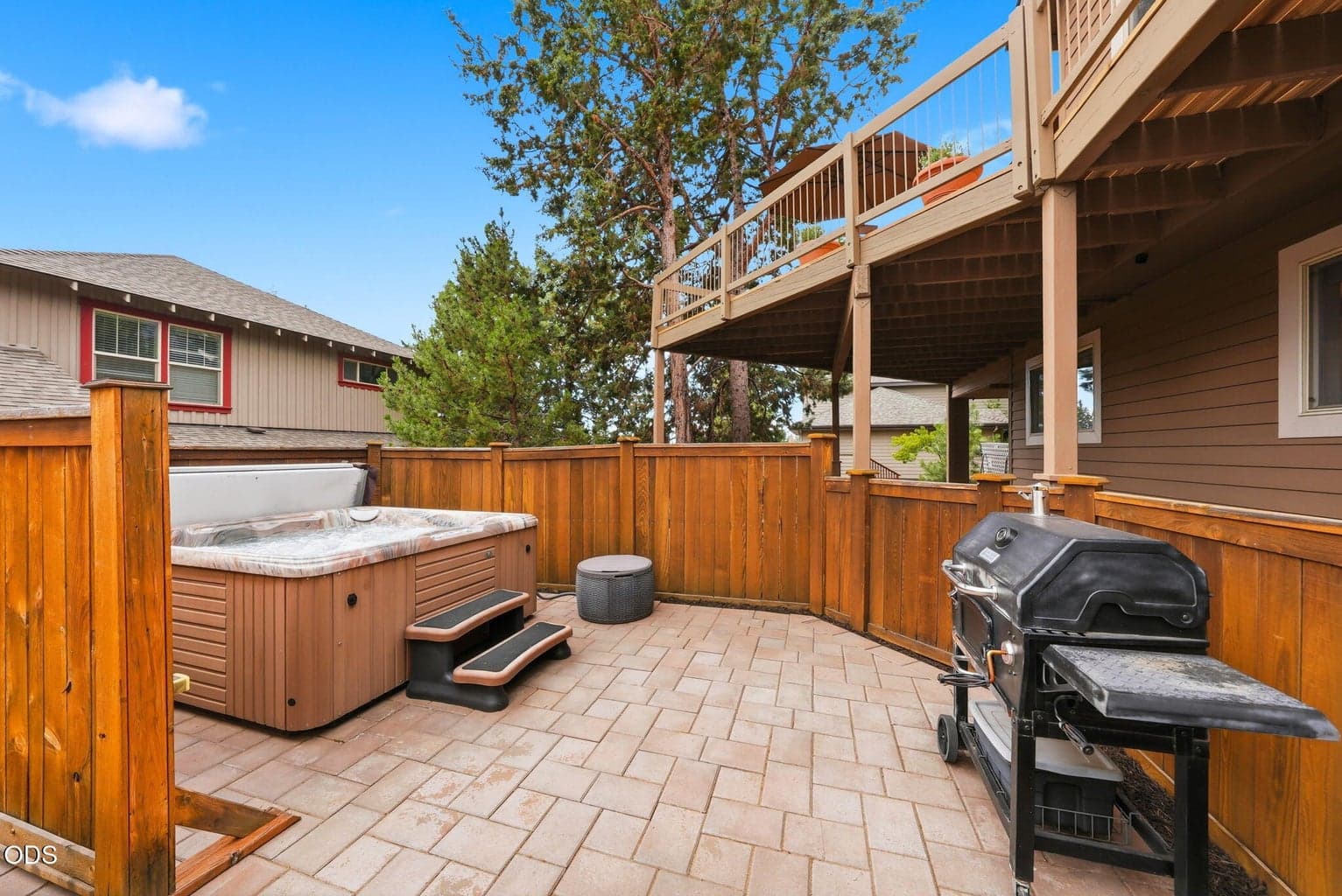 Photo of 1287 NW City Heights Drive 25 of 37