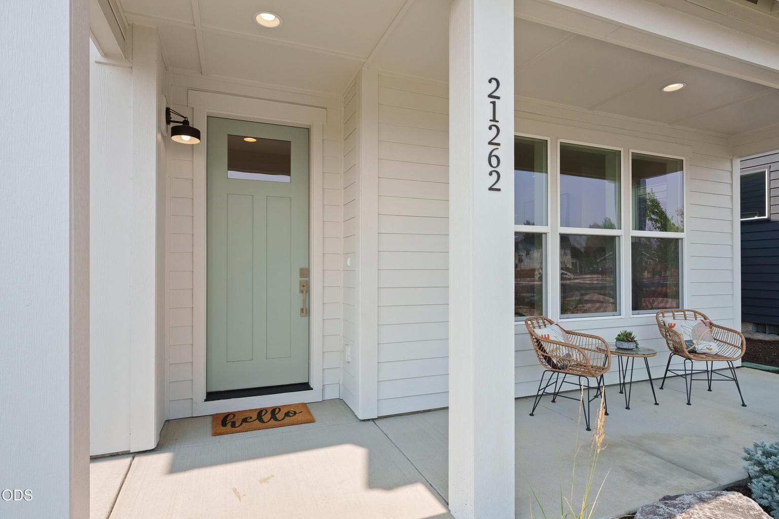 Photo of 21262 Beall Drive 4 of 46