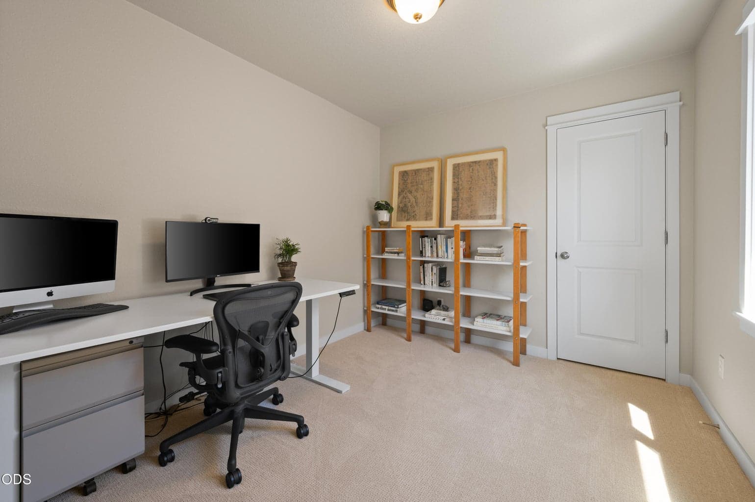 Could be enclosed with entrance to hallway to create 5th bedroom