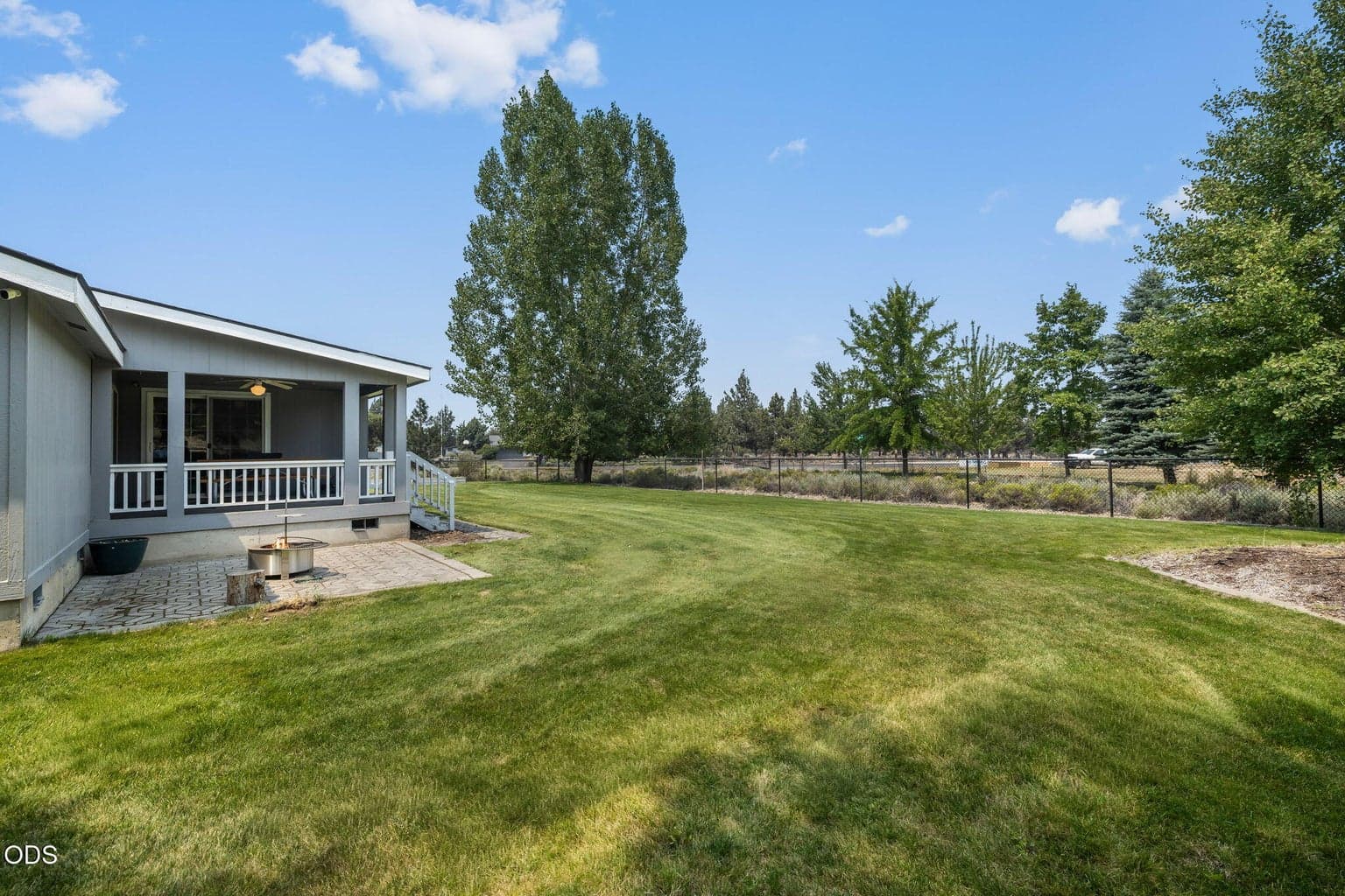 Photo of 62362 Powell Butte Highway 34 of 44
