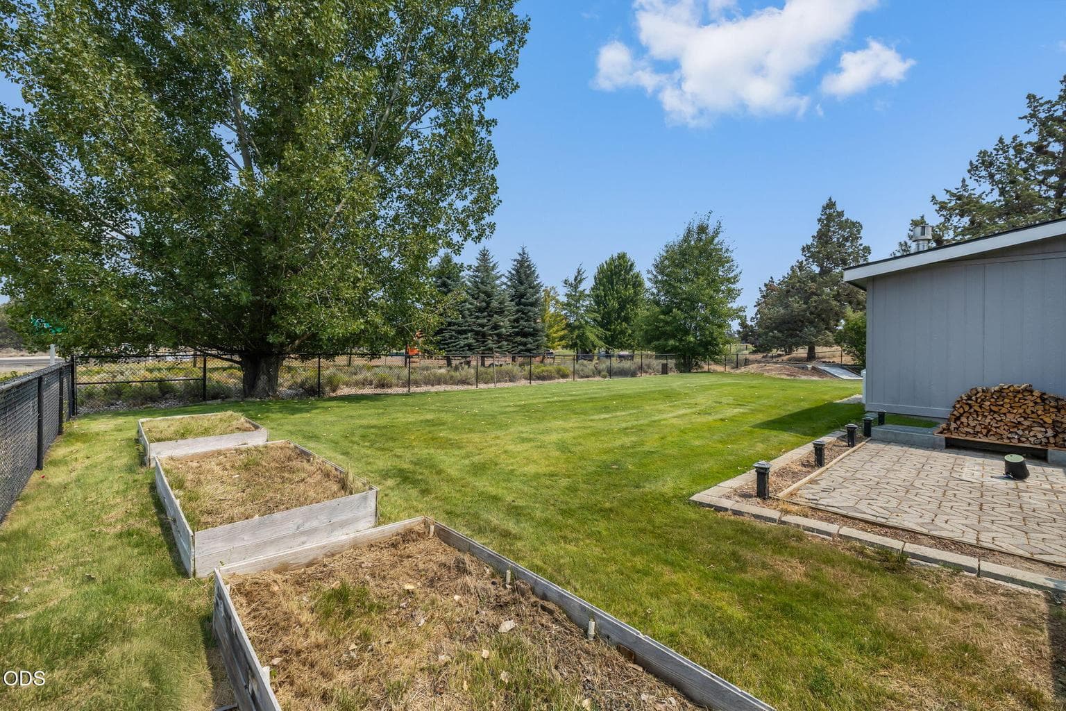 Photo of 62362 Powell Butte Highway 38 of 44