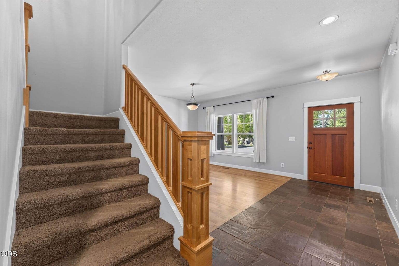 Photo of 20308 Aberdeen Drive 3 of 35