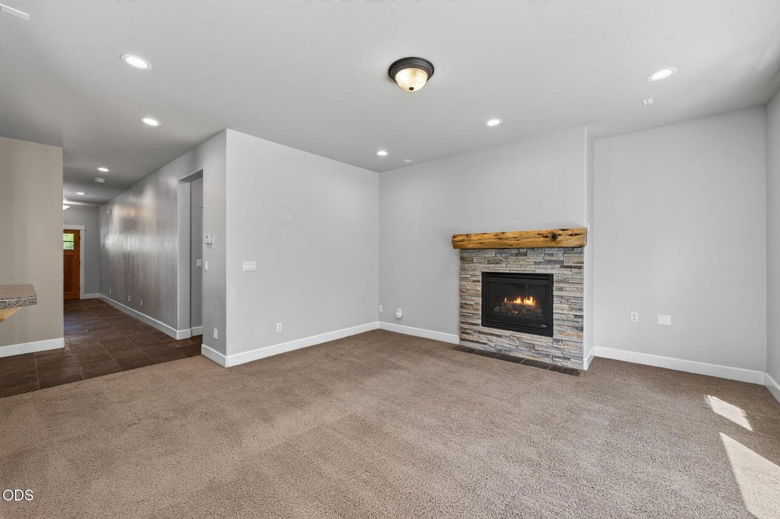 Photo of 20308 Aberdeen Drive 7 of 35