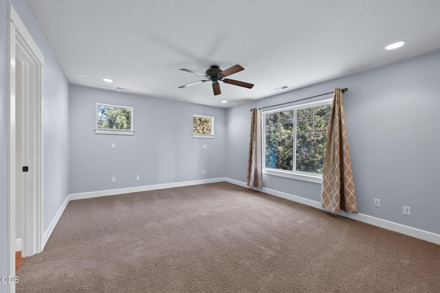 Photo of 20308 Aberdeen Drive 31 of 35