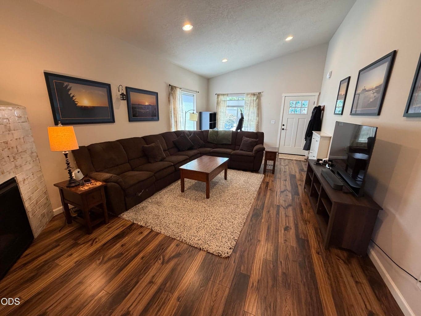 Photo of 2955 Hemlock Lane 3 of 33