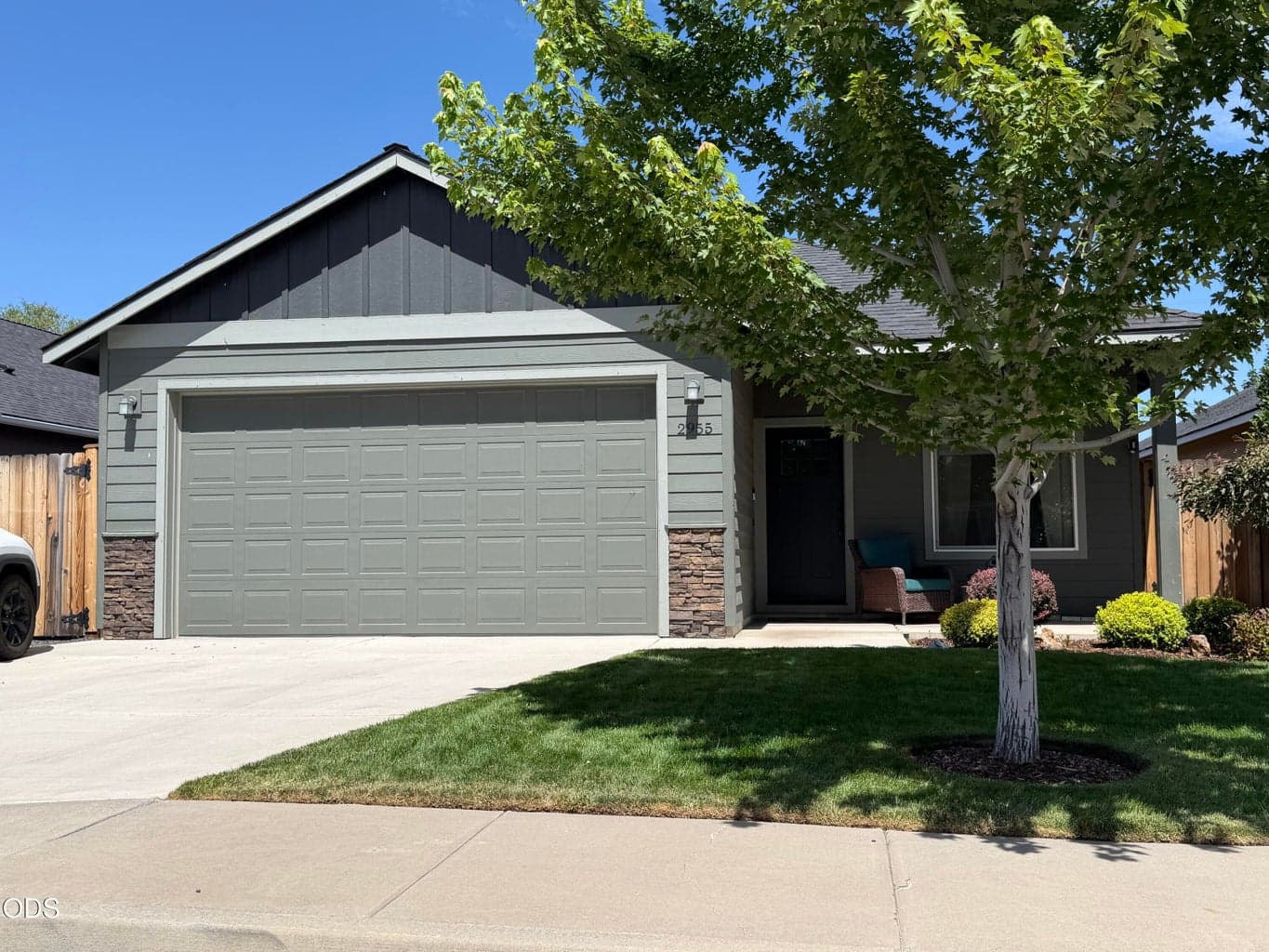 Photo of 2955 Hemlock Lane 2 of 33