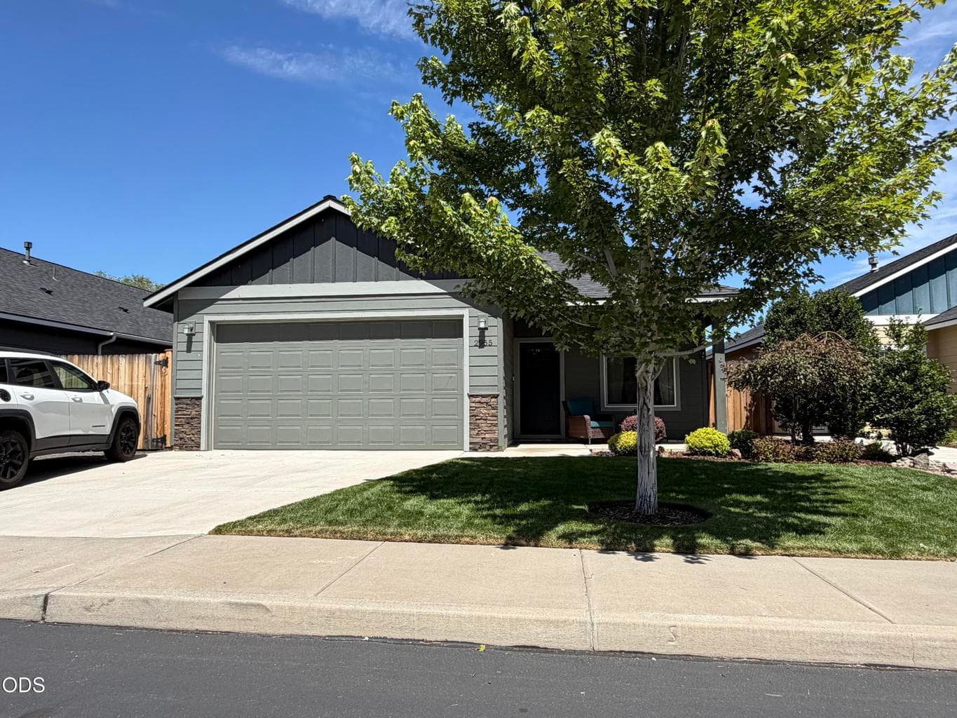 Photo of 2955 Hemlock Lane 1 of 33