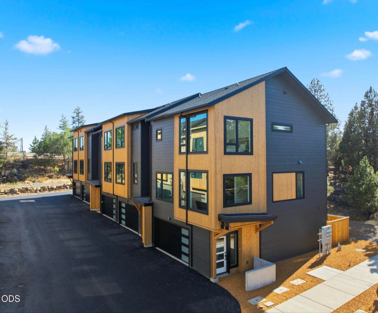 Photo of 148 Copperwood Court 1 of 32