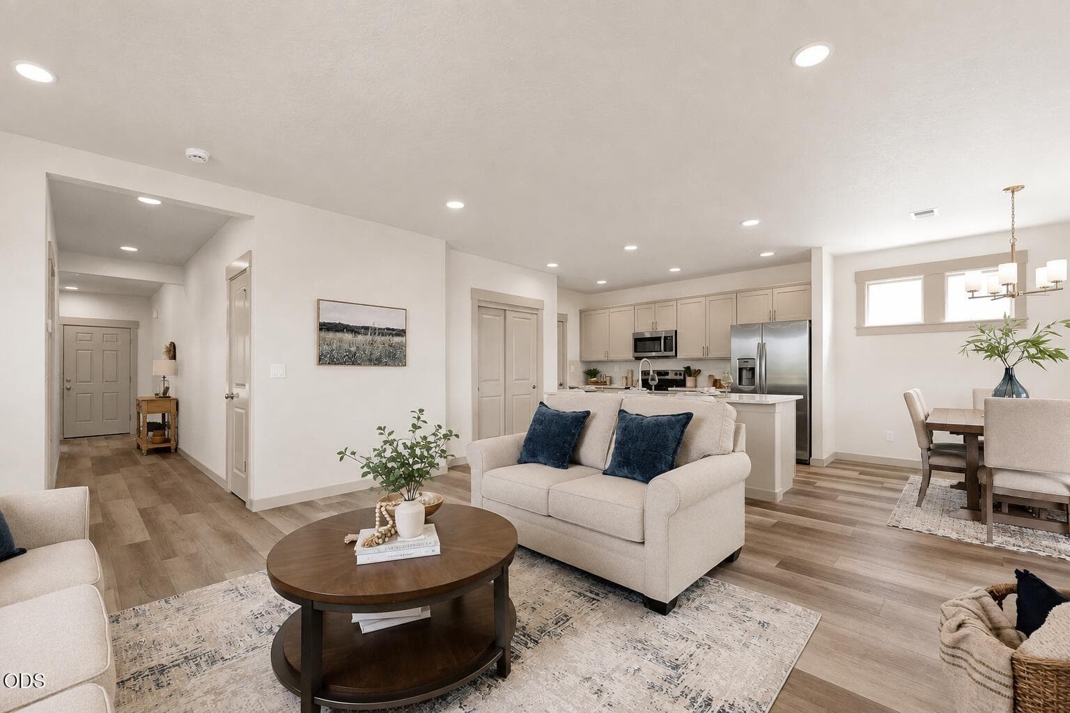 Photo of 4615 Salmon Avenue 2 of 31