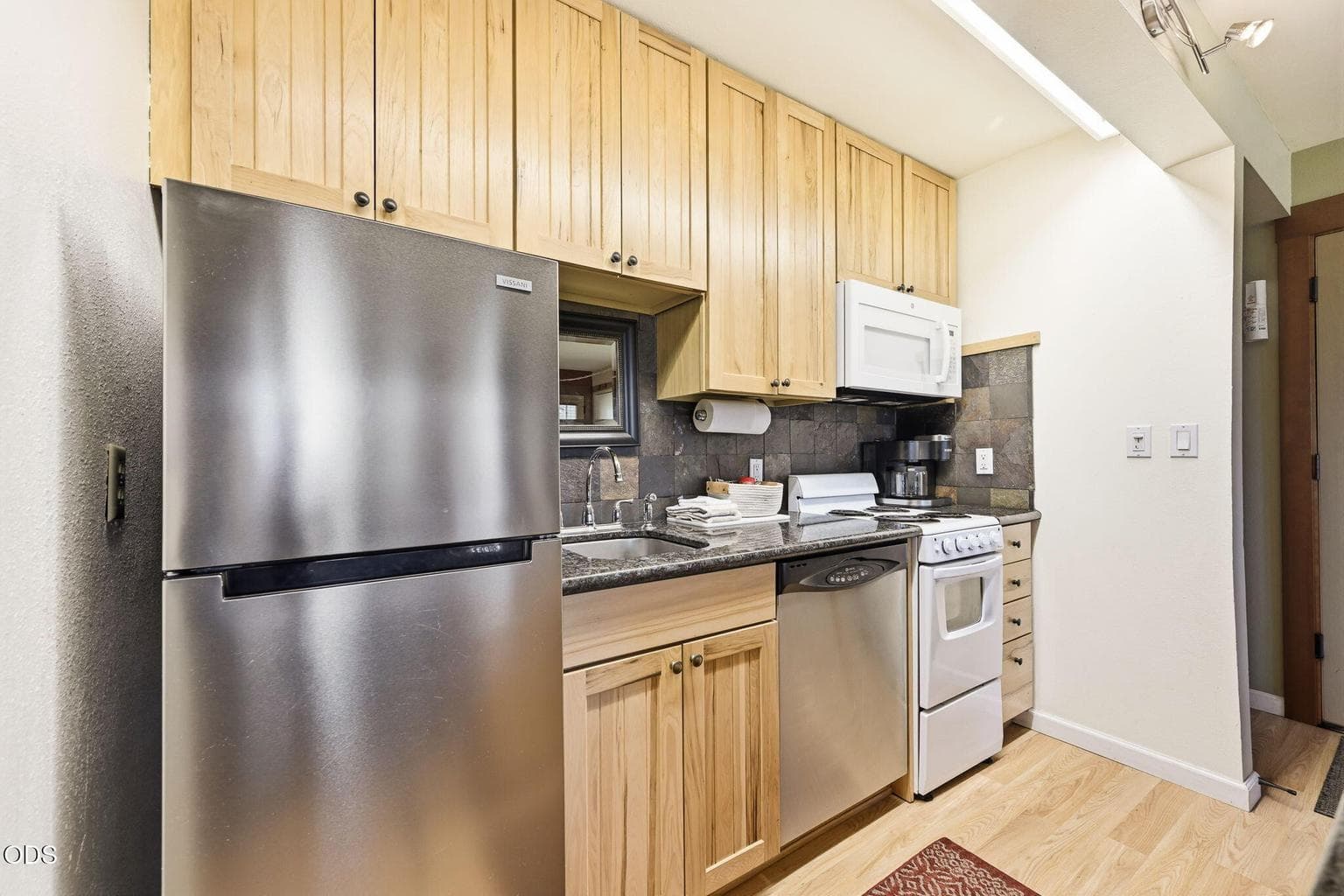 Photo of 18575 SW Century Drive 10 of 57