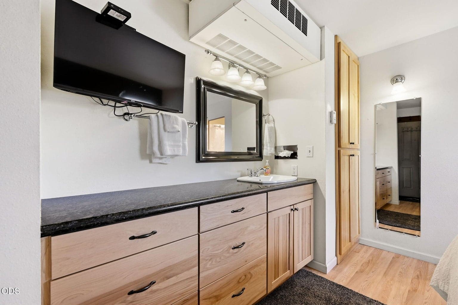 Photo of 18575 SW Century Drive 19 of 57