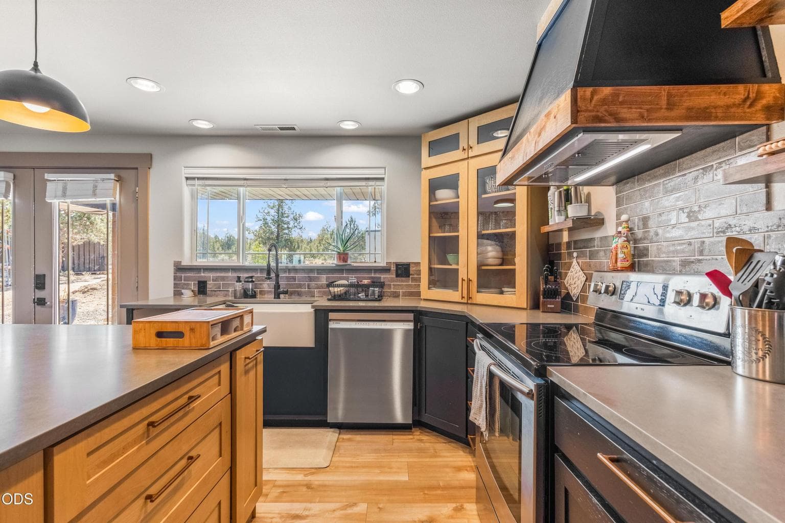 Photo of 7043 Highland Drive 5 of 29
