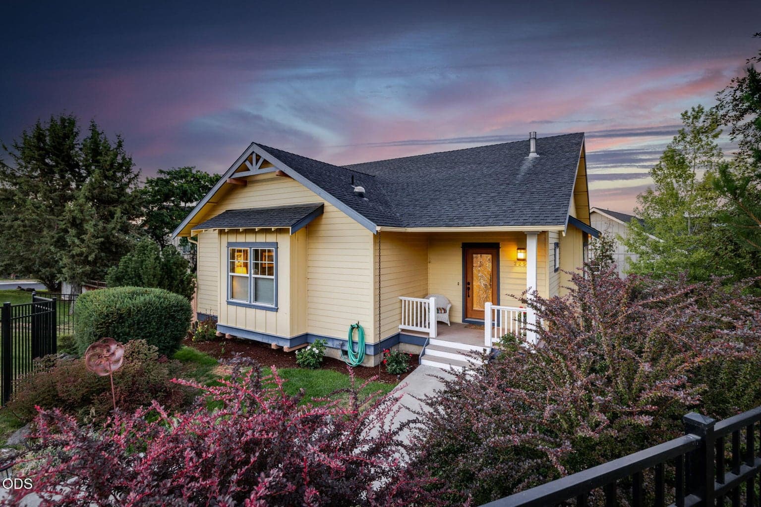 Photo of 2258 SW 36th Street 1 of 45