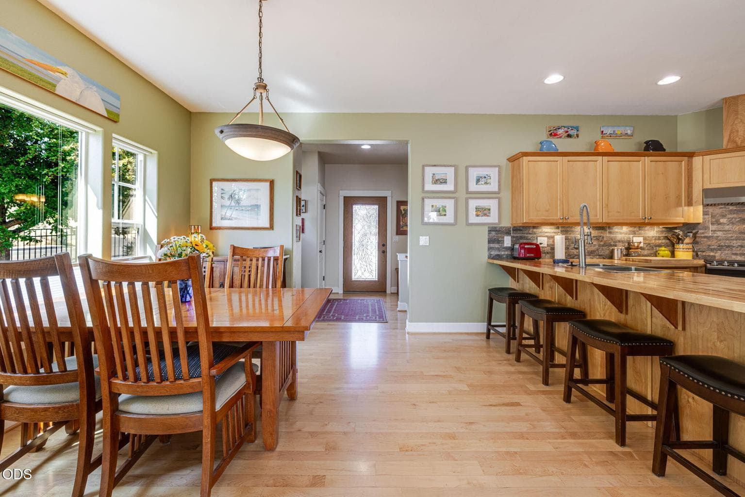 Photo of 2258 SW 36th Street 7 of 45