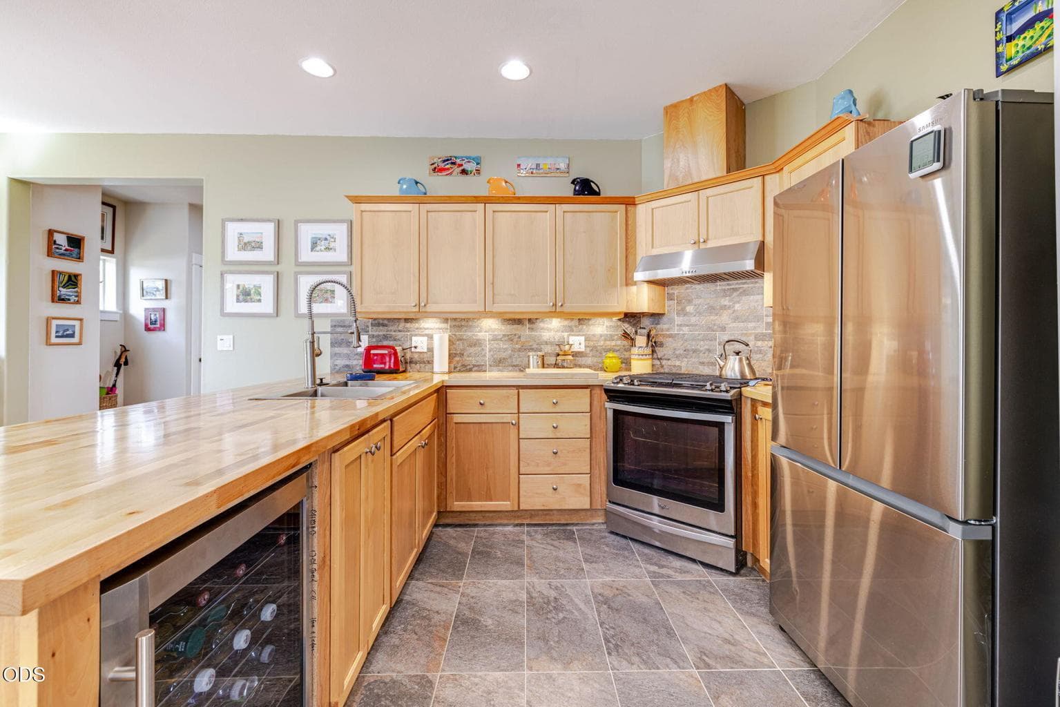 Photo of 2258 SW 36th Street 16 of 45