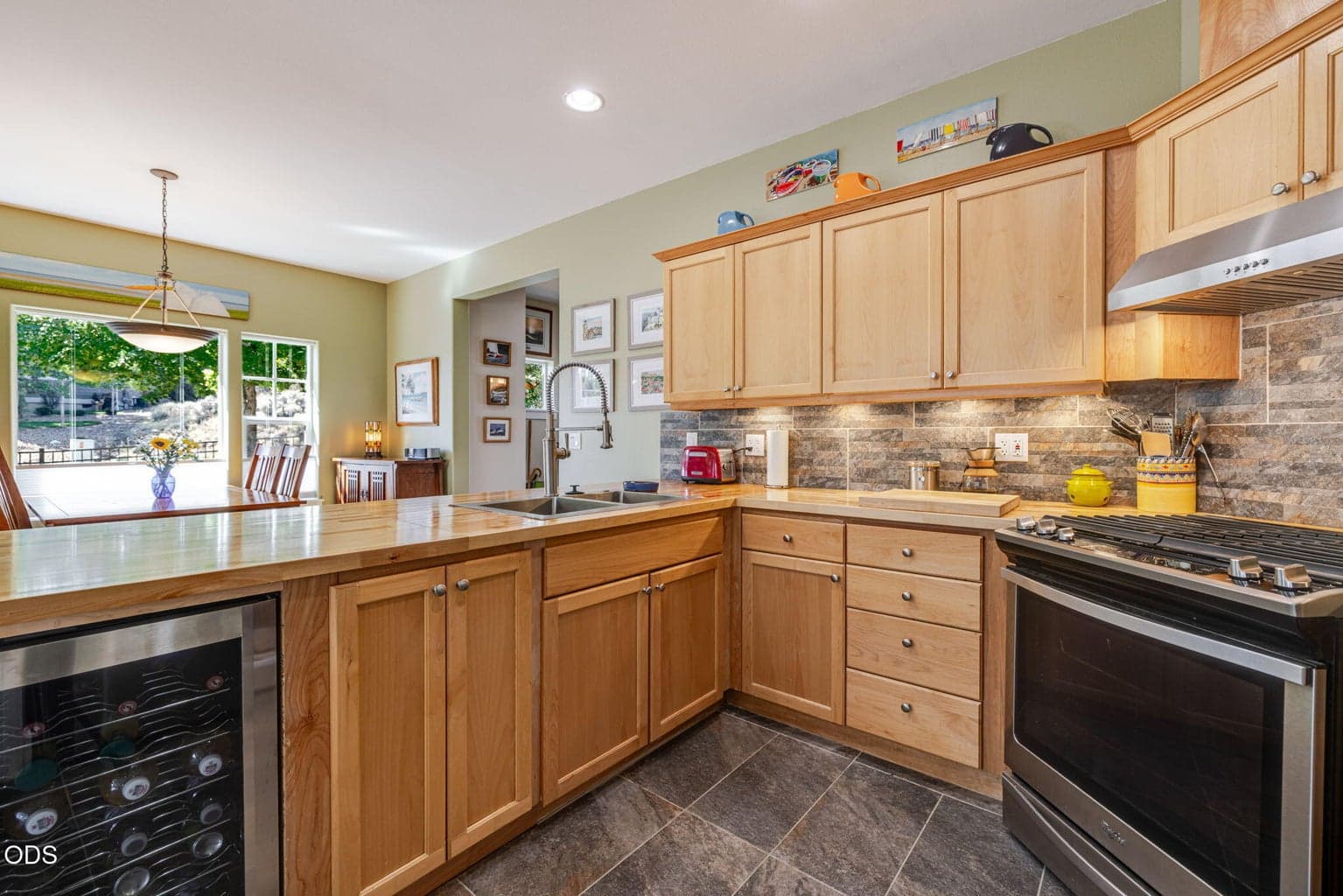 Photo of 2258 SW 36th Street 17 of 45