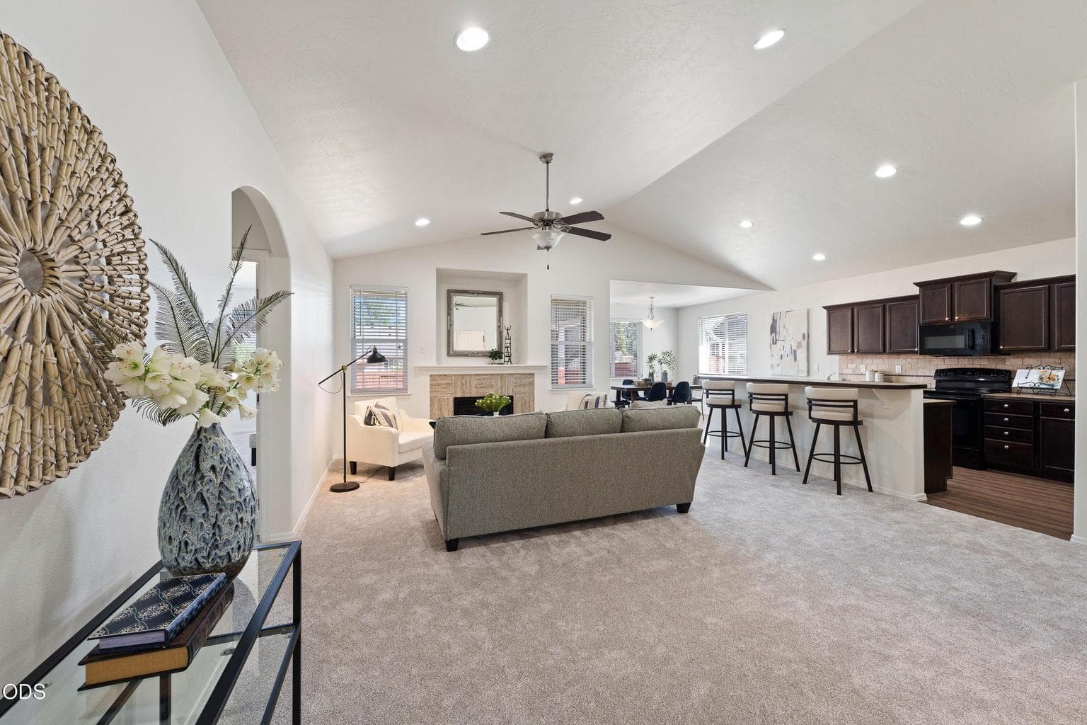 Photo of 3301 Cedar Avenue 5 of 32