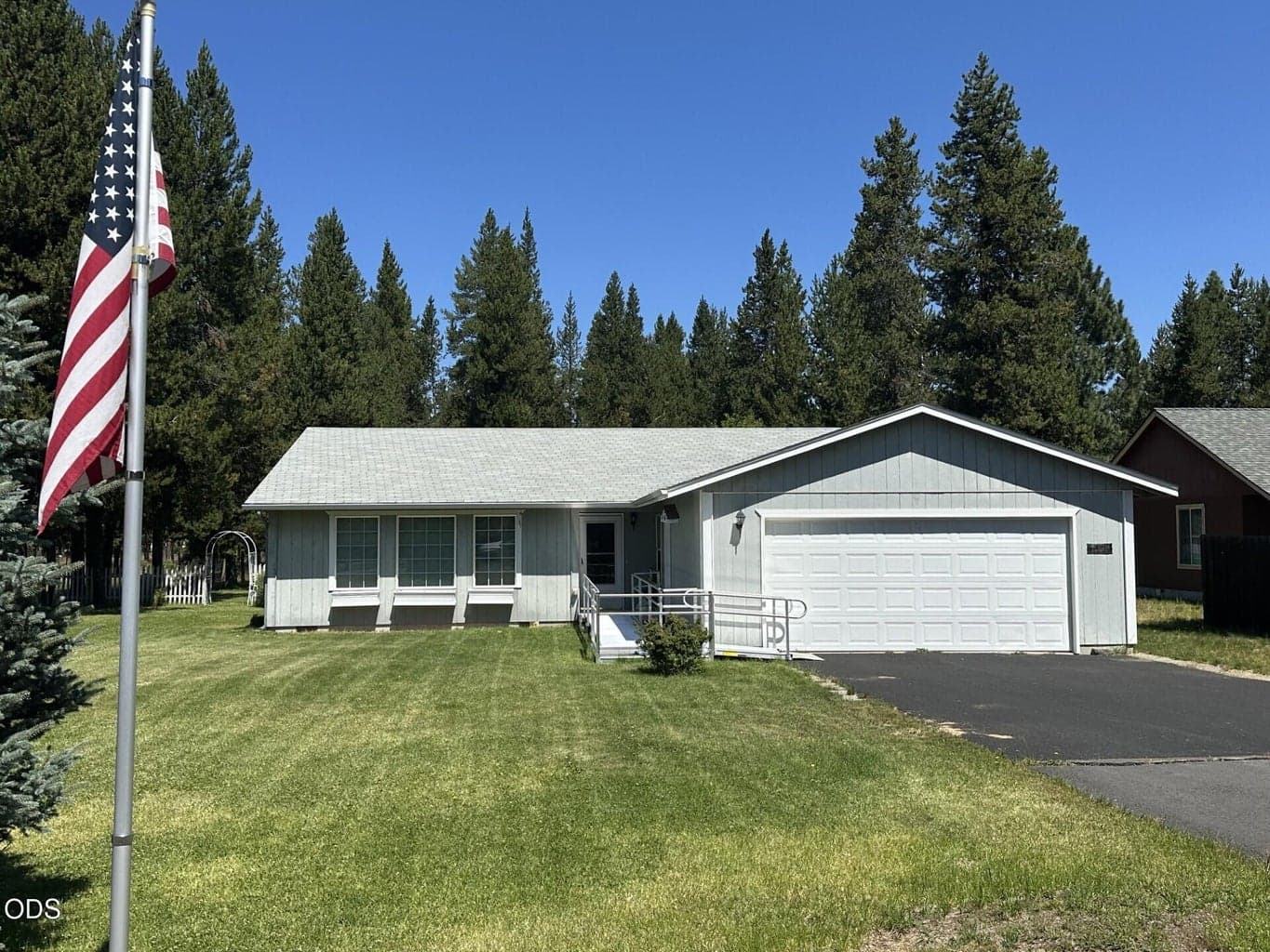 Photo of 17284 Kingfisher Drive 2 of 6