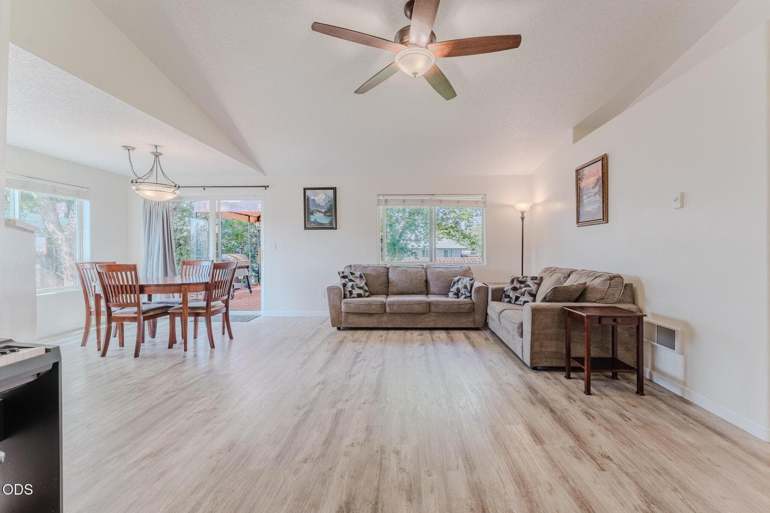 Photo of 2635 Yellowpine Road 5 of 48