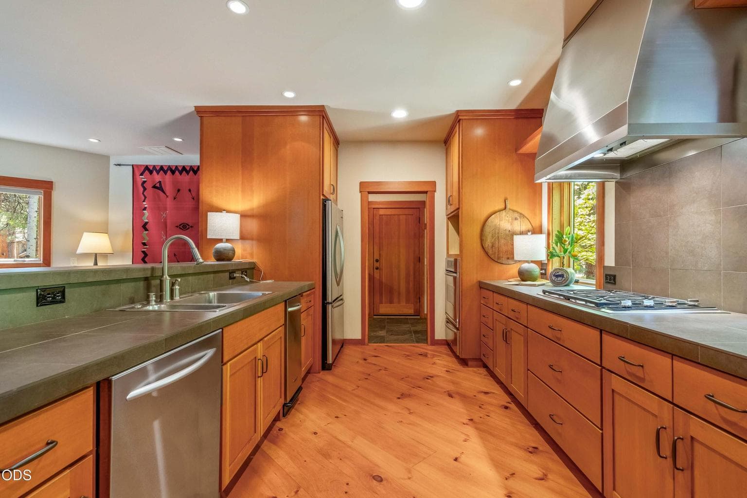 Photo of 70535 Salal 16 of 55