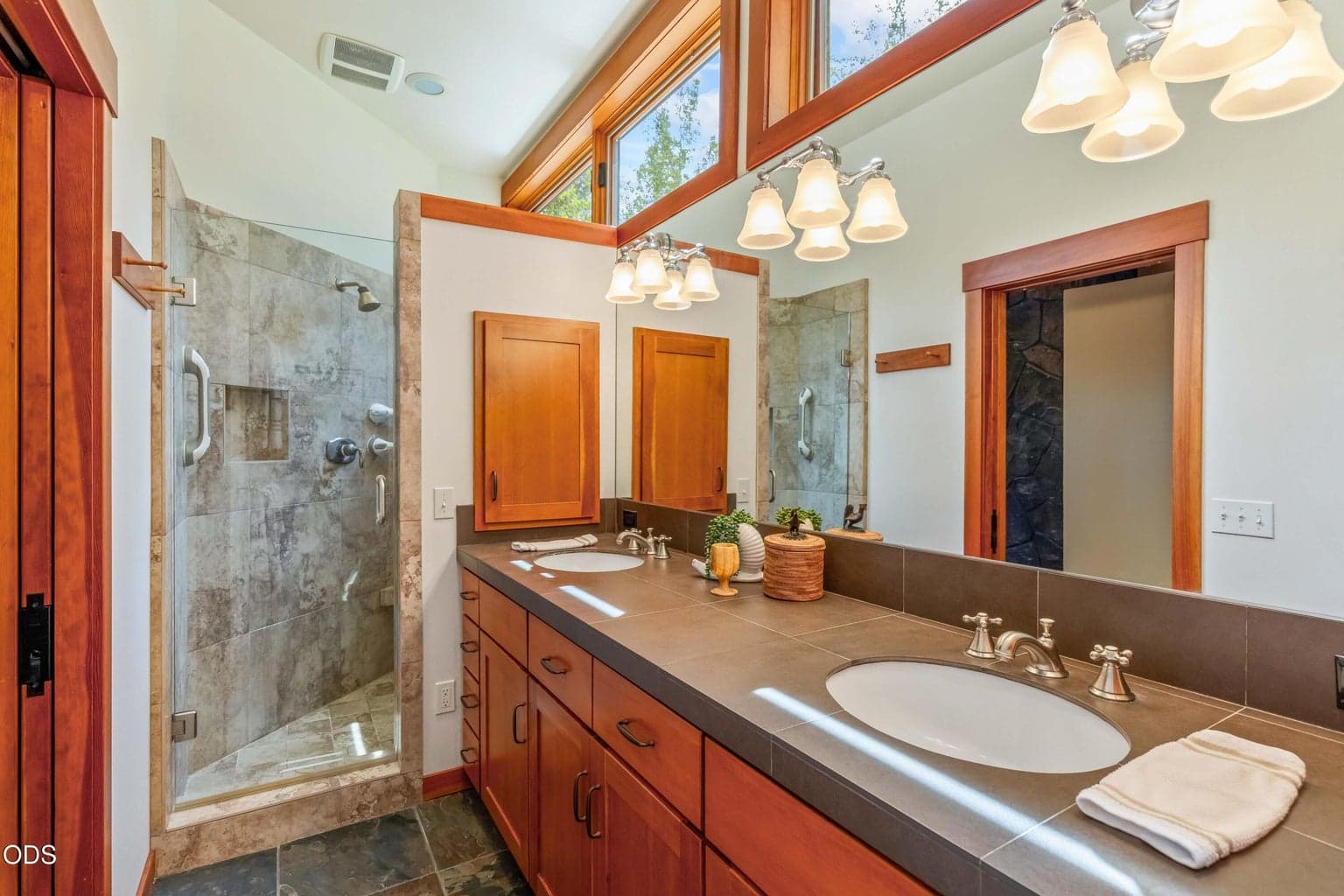 Photo of 70535 Salal 29 of 55
