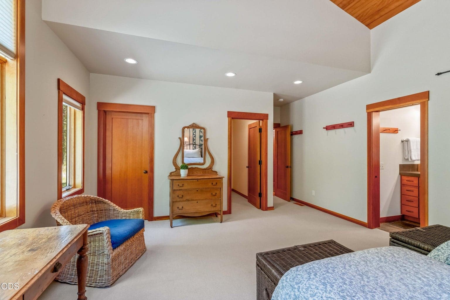 Photo of 70535 Salal 25 of 55