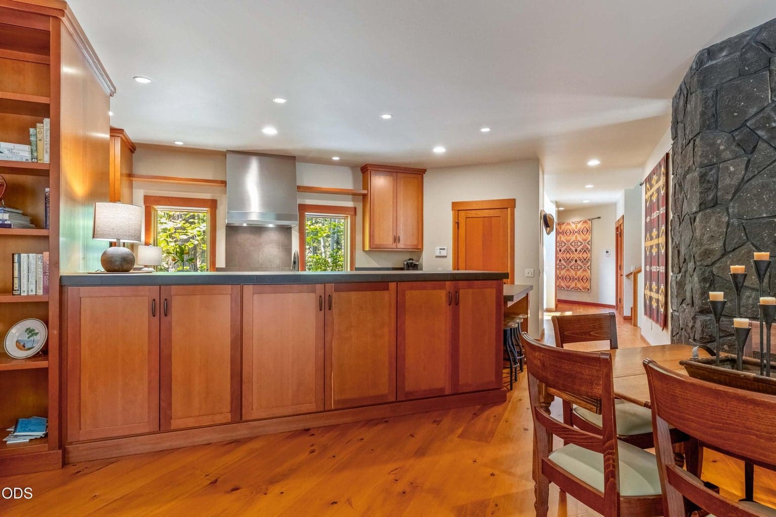 Photo of 70535 Salal 19 of 55