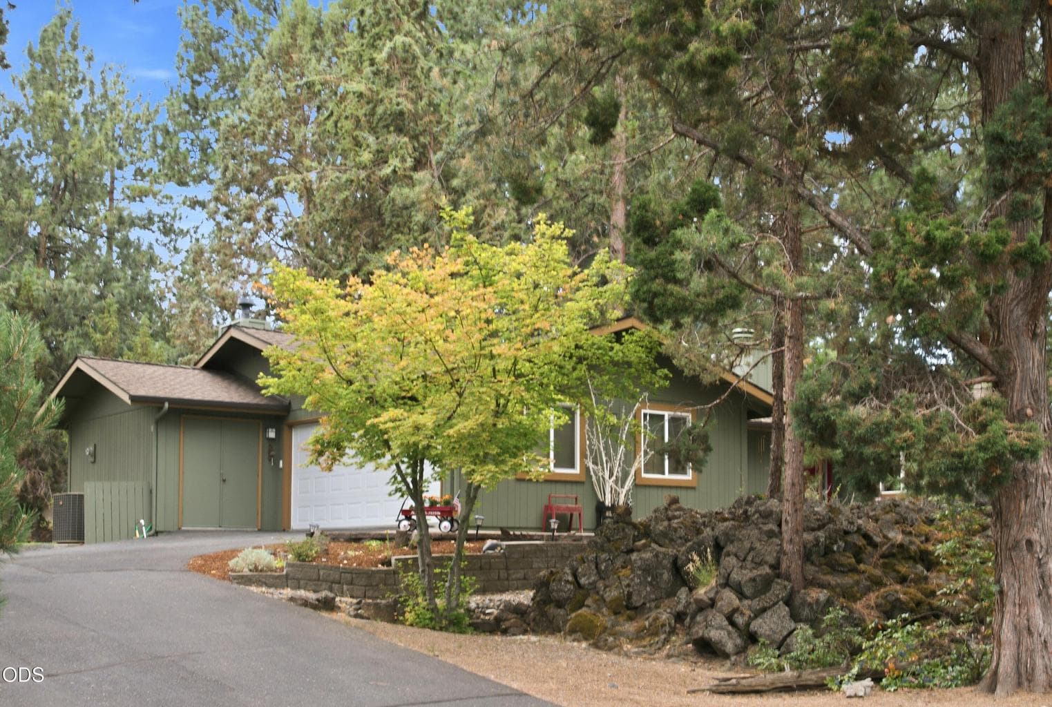 Single story, hidden gem in Timber Ridge