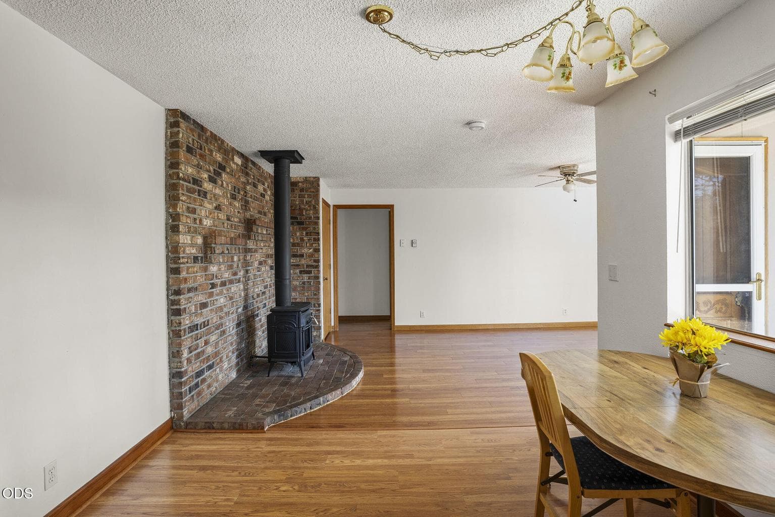 Photo of 19929 Birch Lane 8 of 37