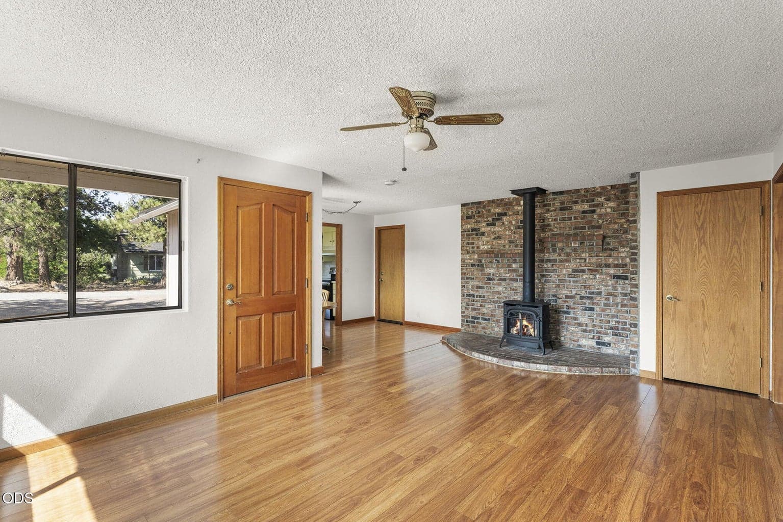 Photo of 19929 Birch Lane 7 of 37