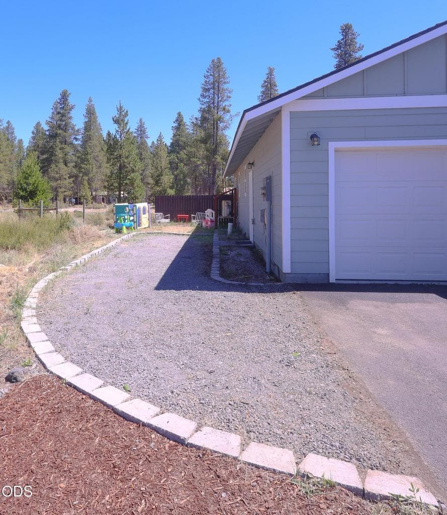 Photo of 52470 Medill Court 4 of 17