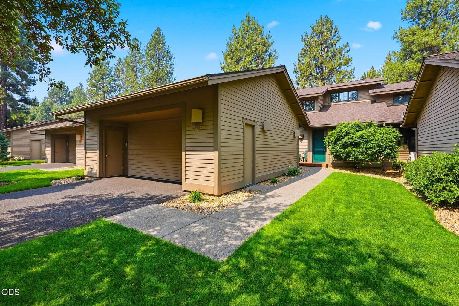 Photo of 60527 Seventh Mountain Drive 2 of 41