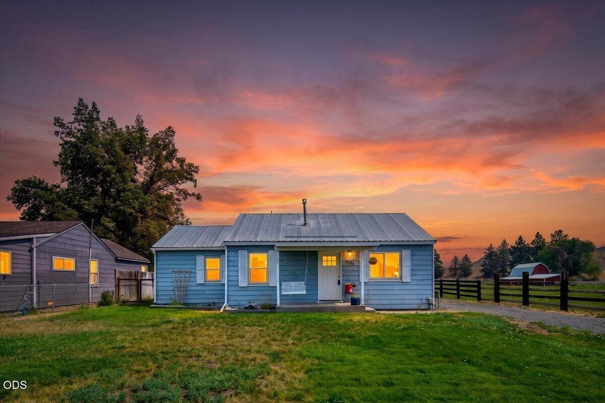 Photo of 3124 Lamonta Road 1 of 40