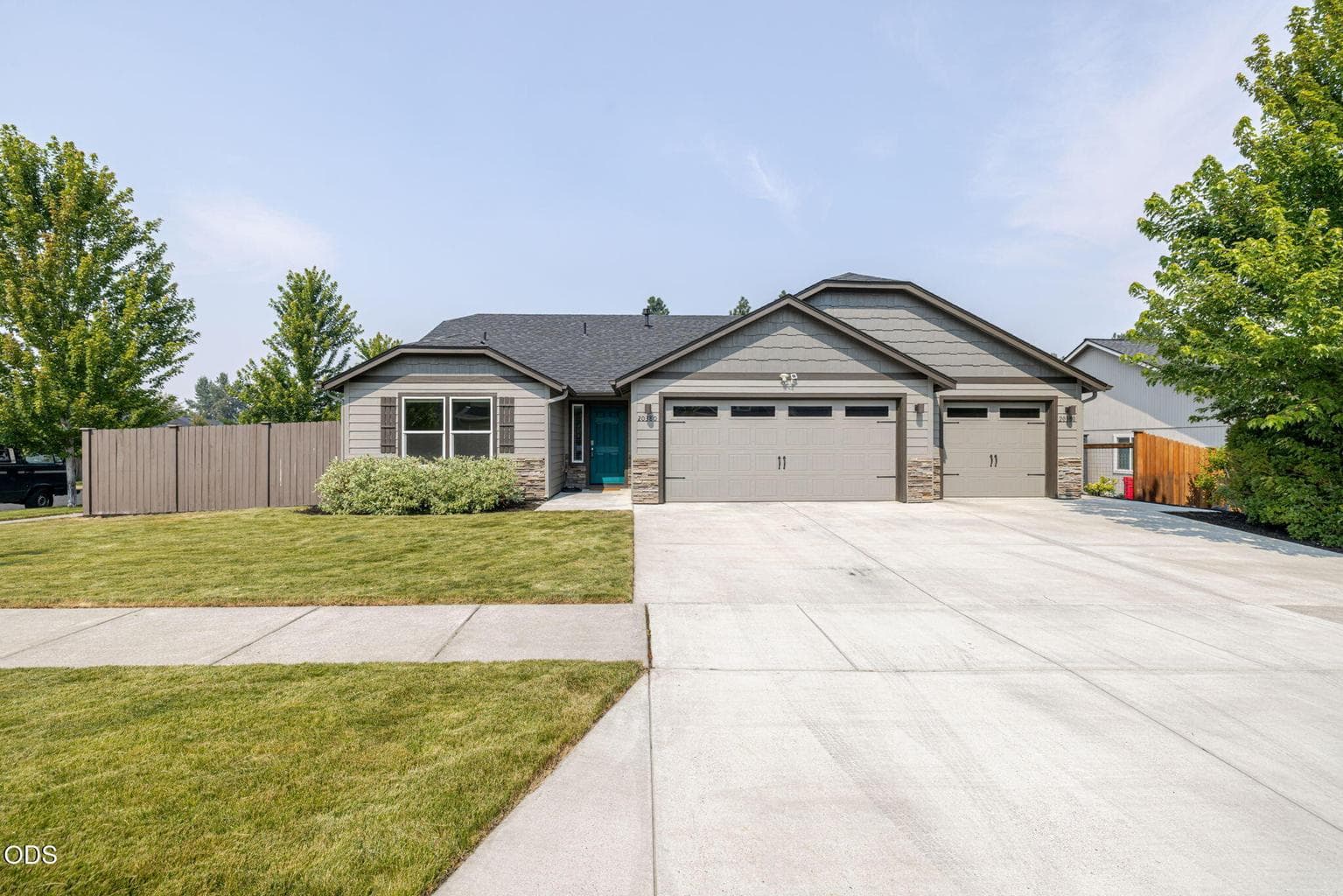 Photo of 20380 SE Lois Way 2 of 44