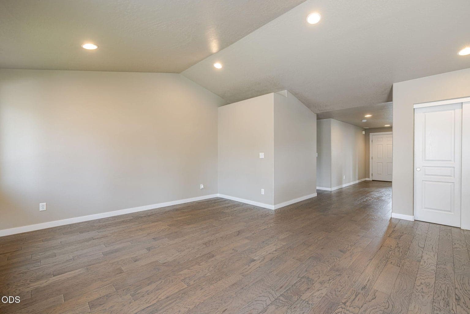 Photo of 20380 SE Lois Way 7 of 44